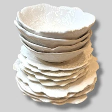 Italian Pottery | Embossed Leaf 12-Piece Dinnerware Set | Excellent Used