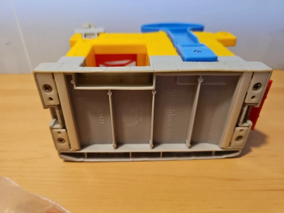 Matchbox Hero City Gas Station B44 80 Part Garage Playset Incomplete - Image 4 of 4