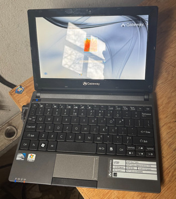 Gateway LT27 Netbook Atom N455, 1GB RAM, 160GB HDD, 10'' Laptop *READ #5003