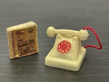 Telefon z książką telefoniczną do pokoju dla lalek - "1:12" - ewentualnie Modella