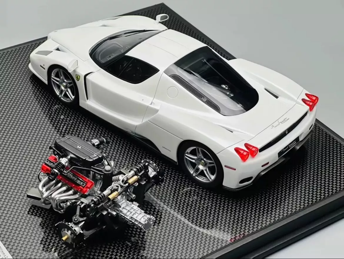 1/18 General Models Ferrari Enzo with Engine (Pearl White 1/18 General Models Ferrari Enzo with Engine (Pearl White