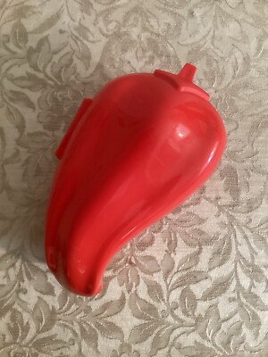 Tupperware Red Chili Pepper Keeper Vegetable Forget Me Not Storage Container