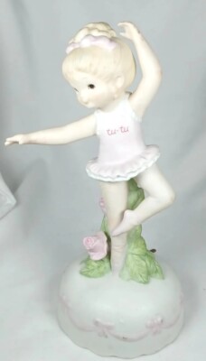 Ballet dancer Ceramic figurine Collectable Enesco 1982 Ballerina Tu-tu.