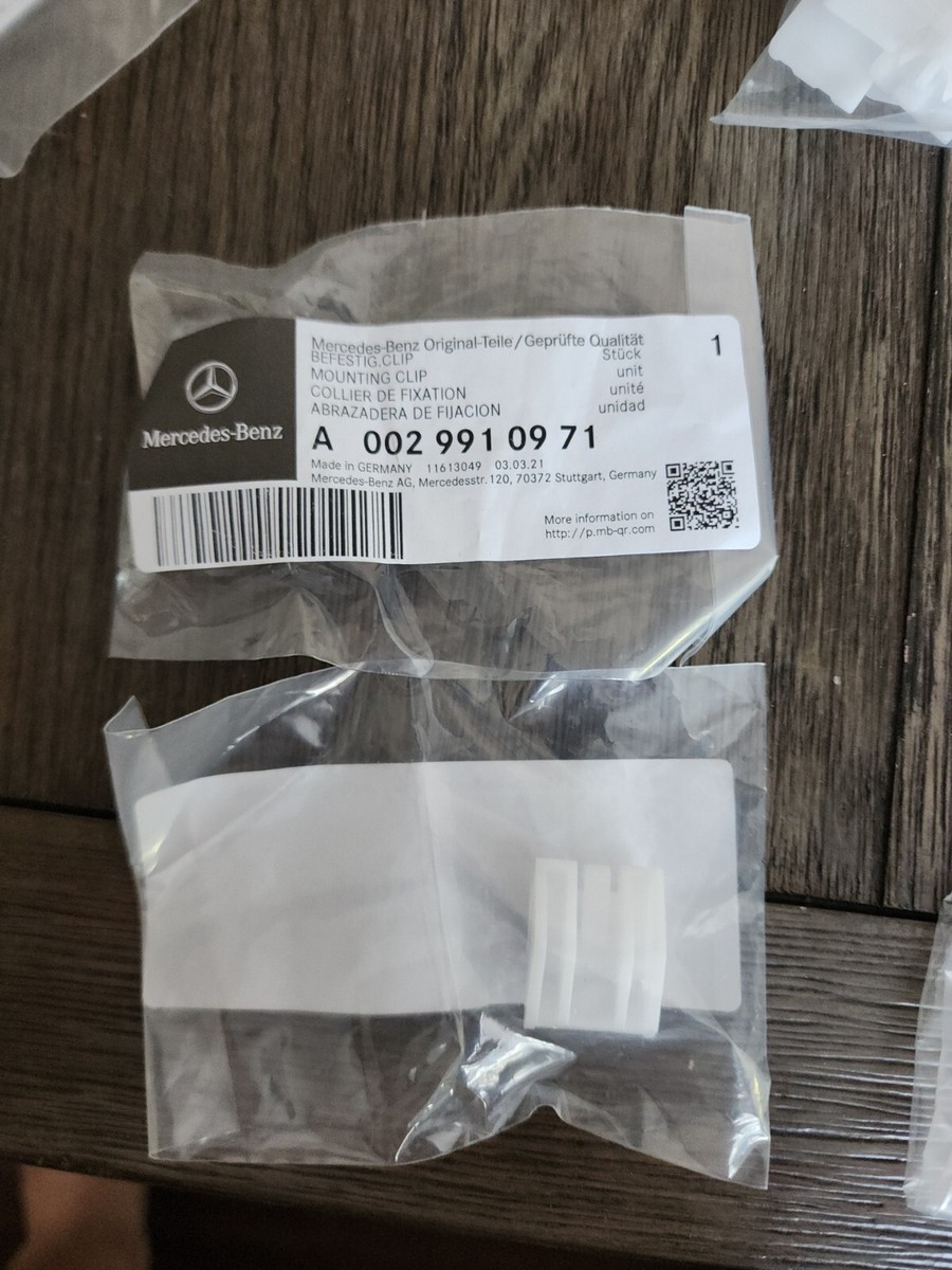 Genuine Mercedes-Benz Mounting Clip A0029910971 | eBay