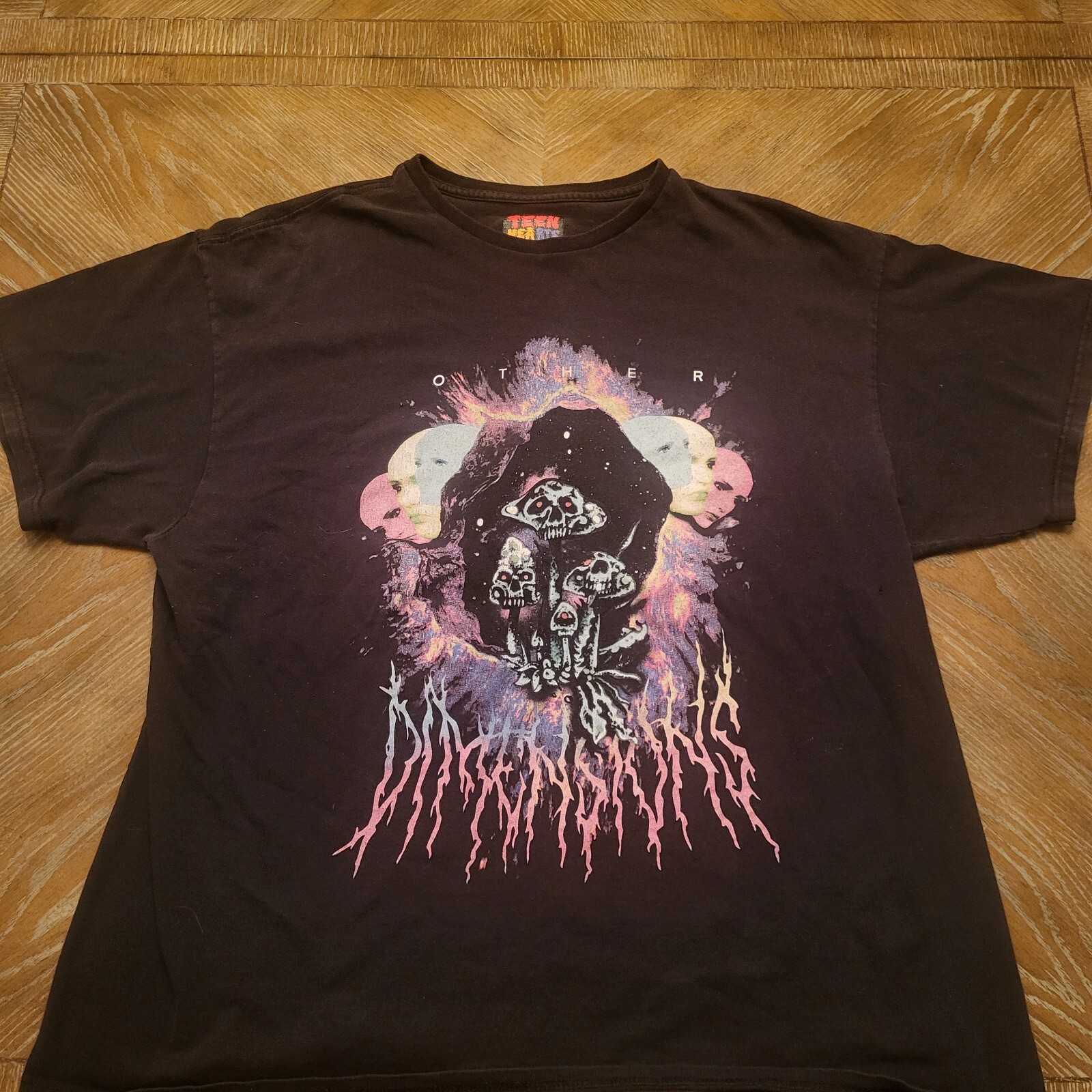 ALTRA T shirt Teen Hearts ALTRI grafici mondani multicolore XL camicia nera alieni neon