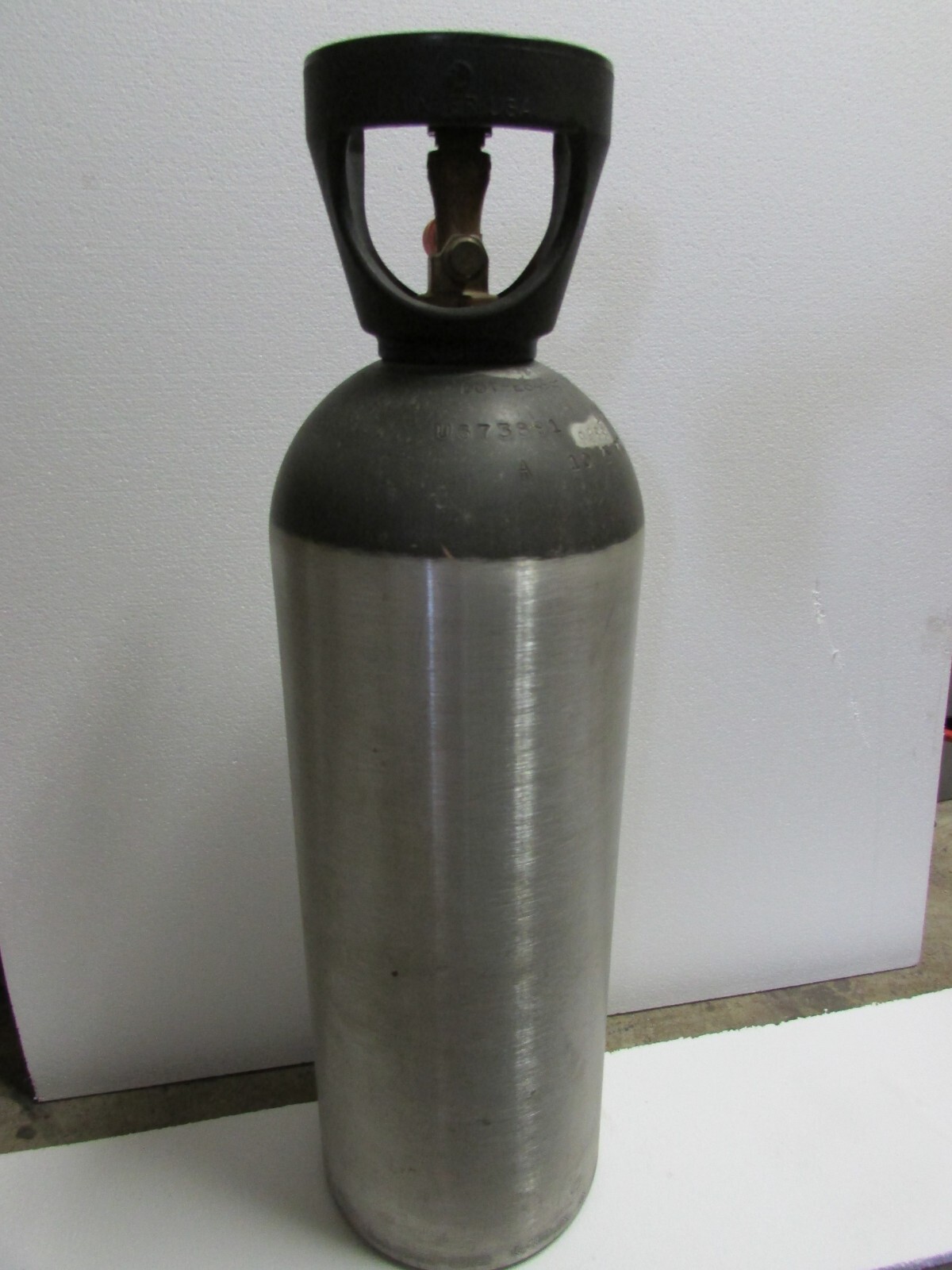 Luxfer Aluminum 20# CO2 Tank-3A1 with Sherwood Sealpac Type TB Valve