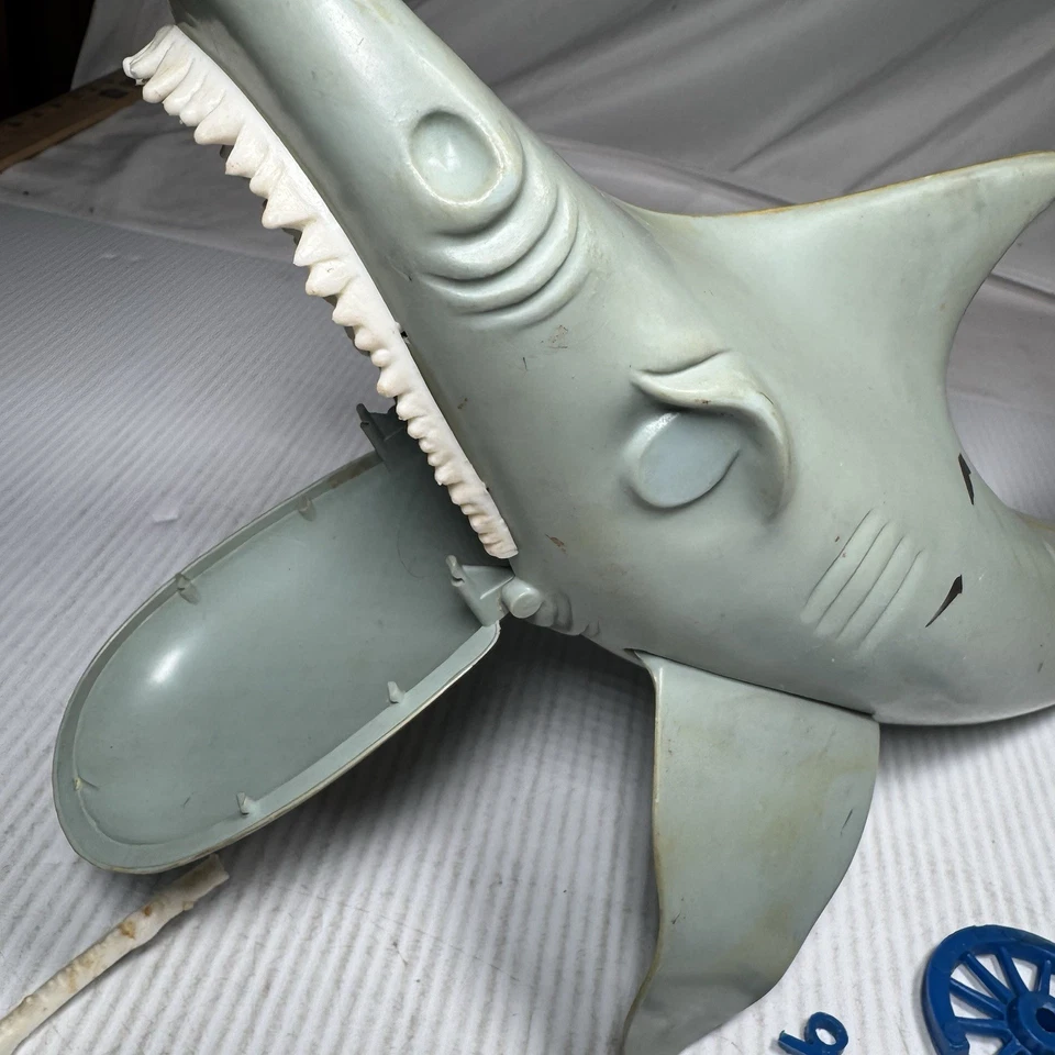 Juego Tiburón Ideal Toy Co. De Colección 1975 Todas las Piezas Originales Pero Sin Gancho Foto 4 de 4