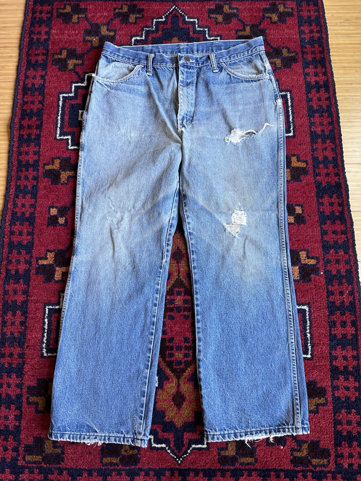 Vintage Distressed Maverick Jeans Tag 38&rdquo; Actual 34&rdquo;