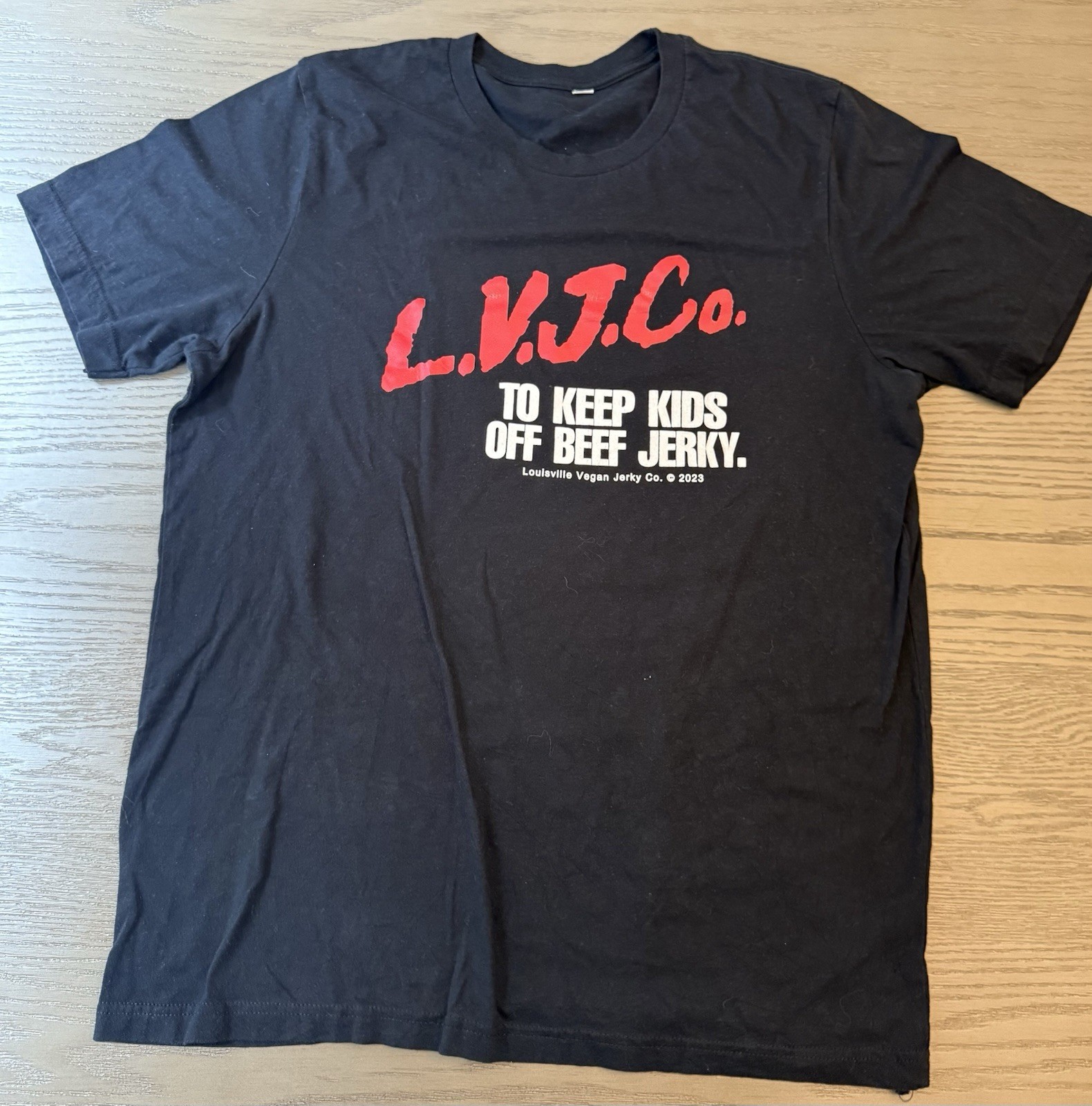 ALTRA L.V.J.Co. T shirt parodia vegana a scatti per bambini To Keep Off Beef taglia Large