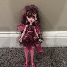 Muñeca Monster High Draculaura en vestido de fiesta Monster Ball