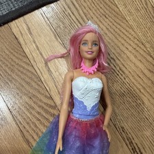 Mattel - Dreamtopia Unicorn Barbie Doll - Rainbow Hair, Skirt