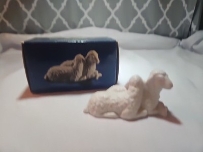 Vintage 1983 Avon Nativity THE SHEEP White Lamb Porcelain Bisque Figurine W/box