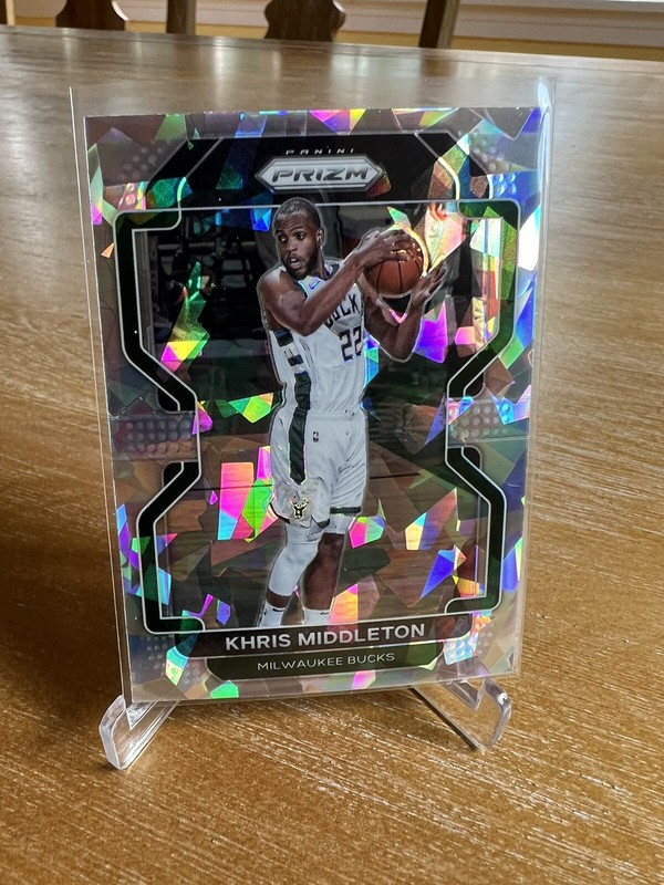 2021-22 Panini Prizm Basketball Silver Cracked Ice Khris Middleton #128 Bucks