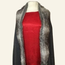 Faux Fur Trimmed Charcoal Gray Wrap Shawl With Floral Pattern Fringe Edges EUC