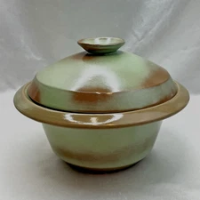 Vtg Frankoma Westwind Prairie Green 6V Round Covered Casserole Fills 8 Cups 2 Qt