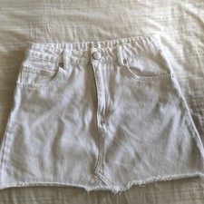 91 COTTON ON white short jean skirt Size 4. Pockets, Zipper