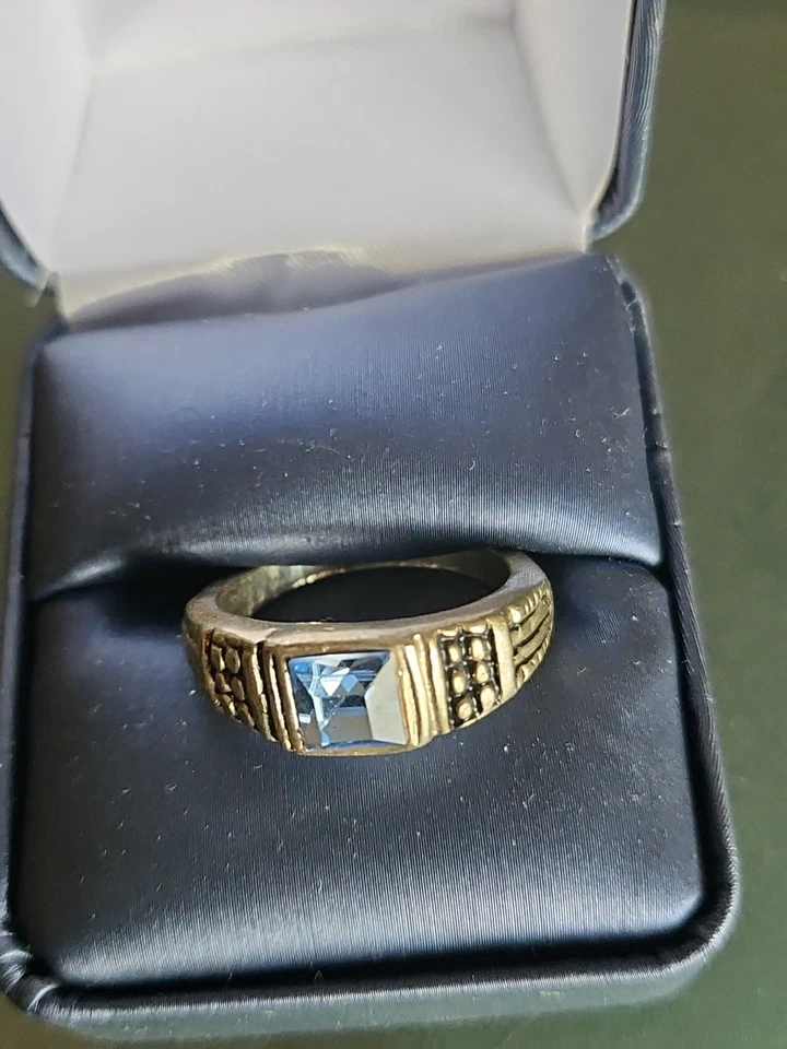  Синий топаз серебро? Кольцо размер 9 - Изображение 2 из 4