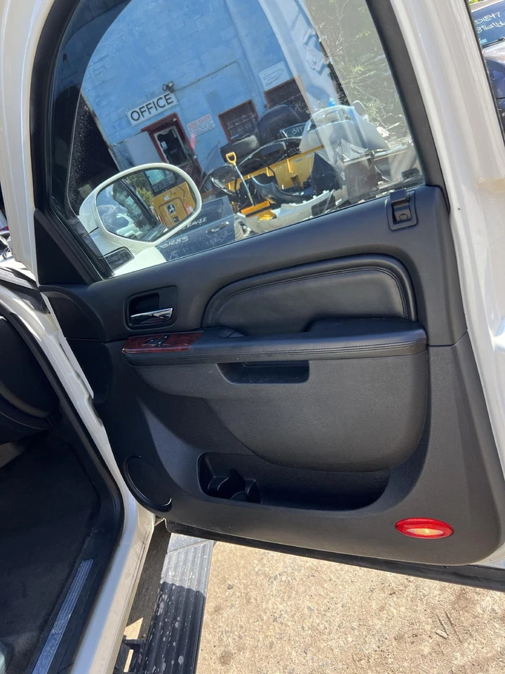 Volante e válvula de para-choque inferior CADILLAC ESCALADE 09 10 11 12 13 14 - Imagem 2 de 4