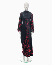 2009 F/W Alexander McQueen Black Silk Kimono Gown With Red Rose Print