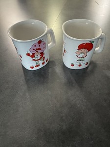 RARE Vintage Strawberry Shortcake & Cherry Cuddler Friendship Mugs EUC