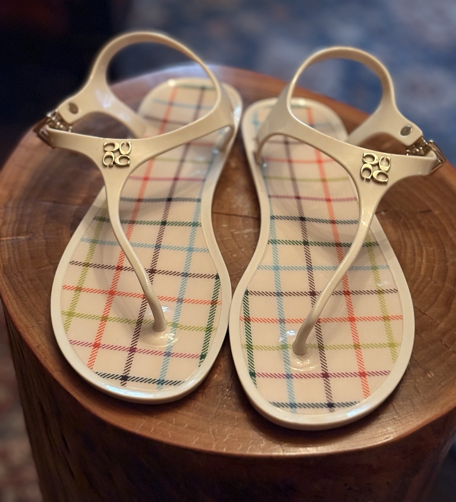 Sandalias de tanga Coach Lala blancas para mujer talla 8B