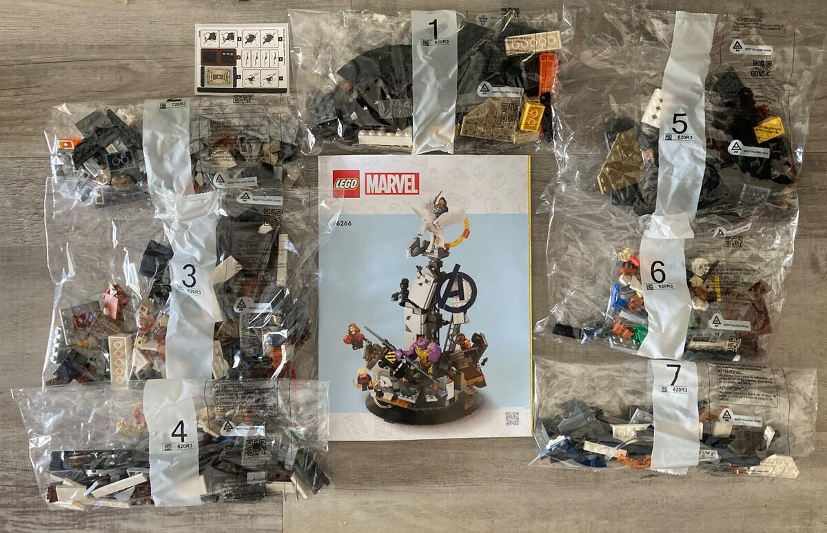 LEGO Marvel Endgame Final Battle Collectible Display Set 76266