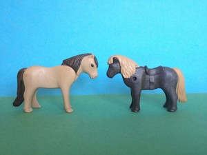 Playmobil Klicky Animal 2 Pony Small Horse Stables Farm Ebay