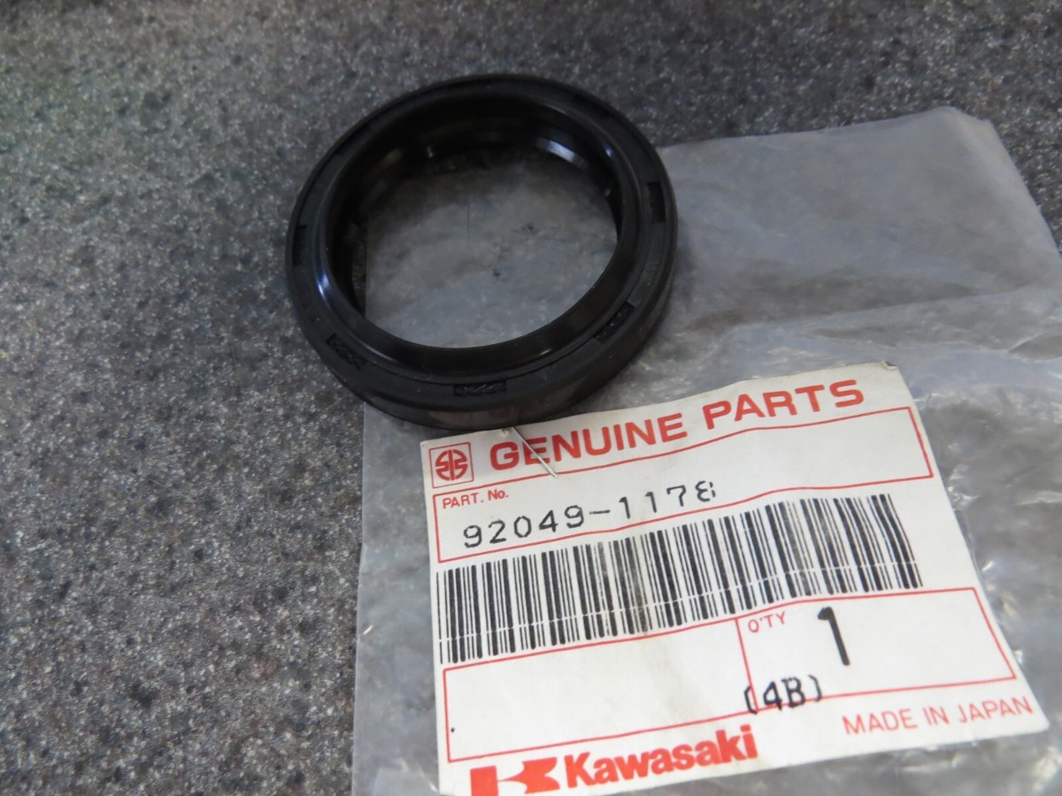 NOS Kawasaki Fork Oil Seal 1982 KX250 84-86 ZX900 81-90 KZ1000