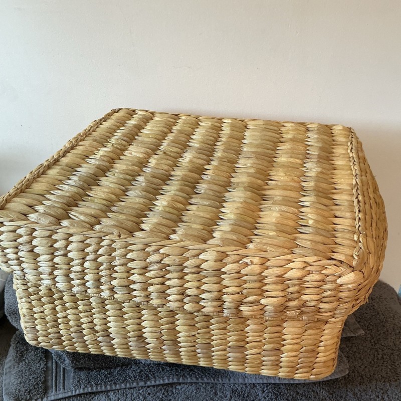 Woven Wicker Rectangular Lidded Storage Basket Beige Freestanding 14x14x8