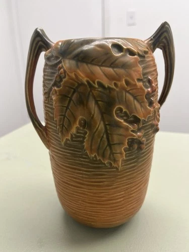 Vintage Gorgeous Roseville Russet Leaves And Berries Vase 31-7 double handle