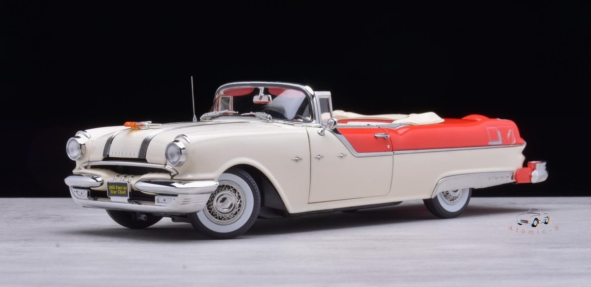 Sunstar 1:18 Pontiac Star Chief 1955 Platinum Edition Classic Car