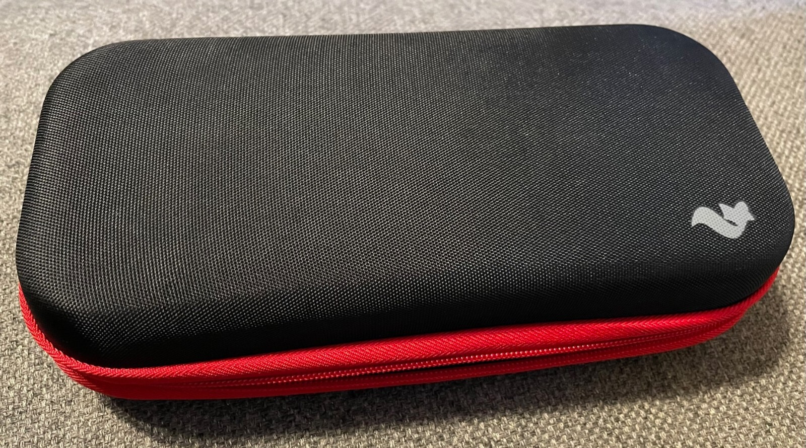 Nintendo Switch Case - black, barely used-image