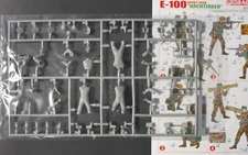 Dragon 1/35th Scale E-100 Super Heavy Tank  - Figure Set from Kit No. 6011x