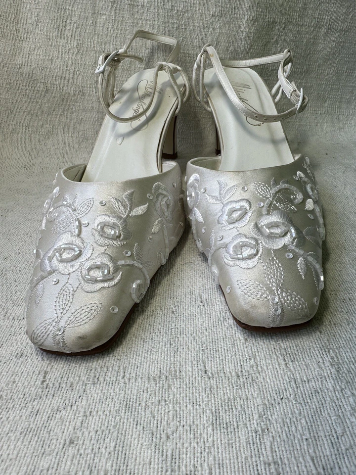 Michaelangelo W. Bordado Blanco Satinado Correa Boda Tacones Talla 8.5 Usado Foto 2 de 4