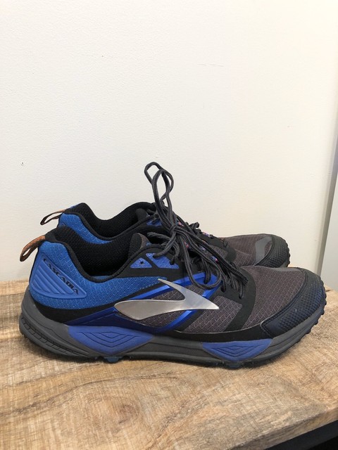 brooks cascadia 7 mens white