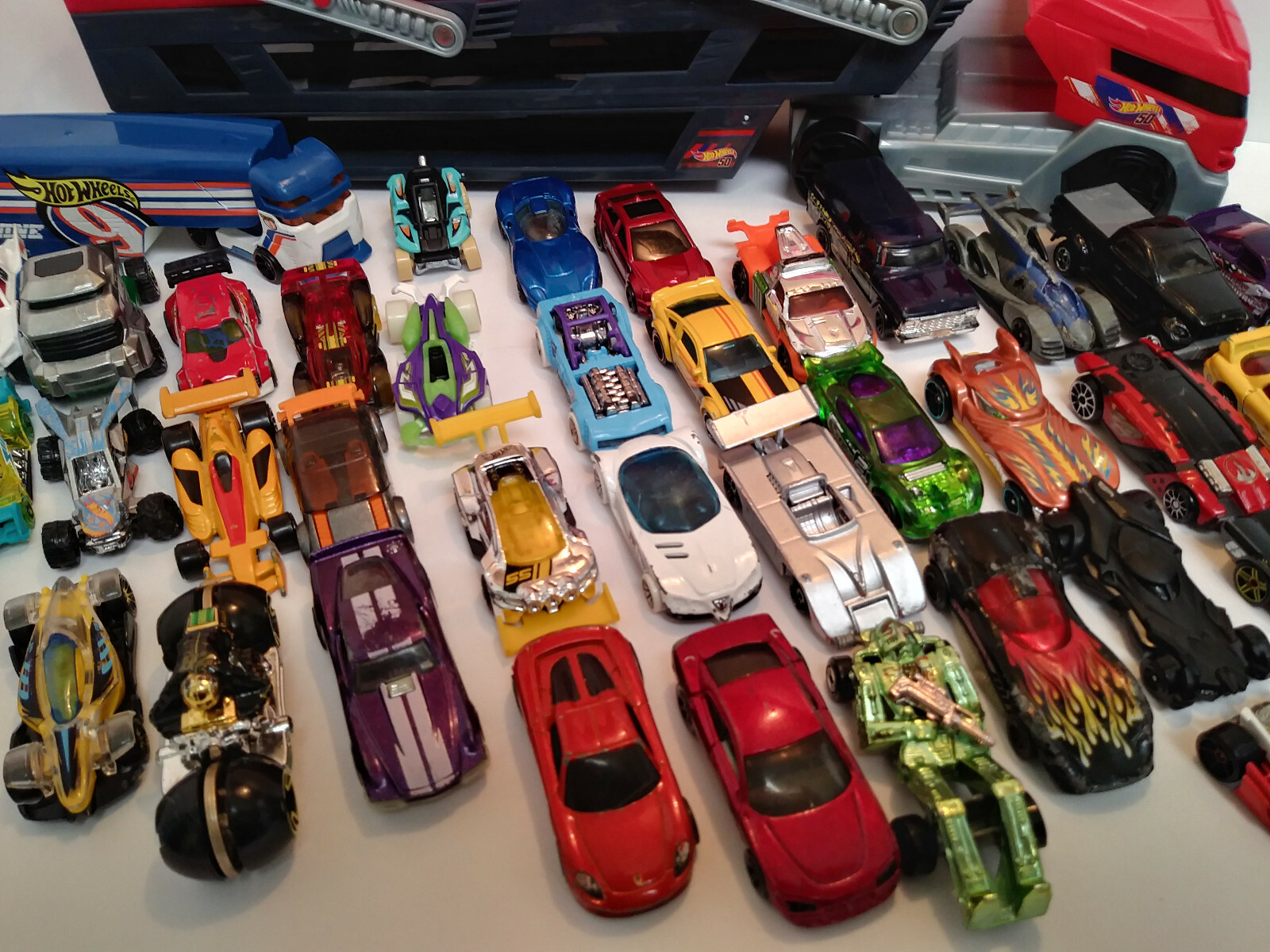 hot wheels zipbin 300 car storage cube and playmat