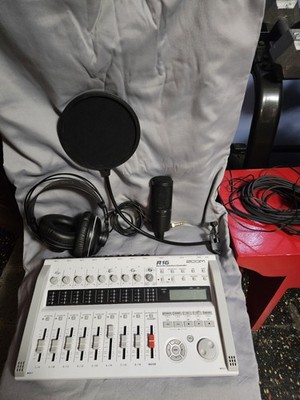 Zoom R16 Digital Recorder Interface Controller w/ Headphones, Microphone