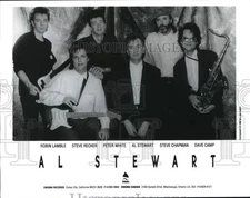 1988 Press Photo Singer Al Stewart and his band members - pip20403