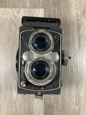 Yashica-Mat TLR Camera with Copal MXV and Yashinon 80mm. UNTESTED