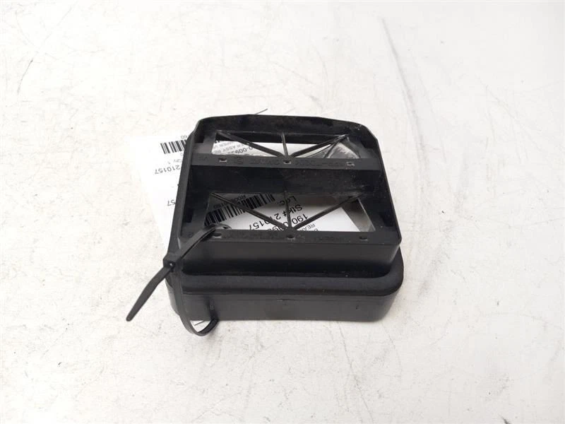 PARAGOLPES TRASERO VENTILACIÓN para Chevrolet Aveo 2010-2011 OEM 95971850 Foto 3 de 4