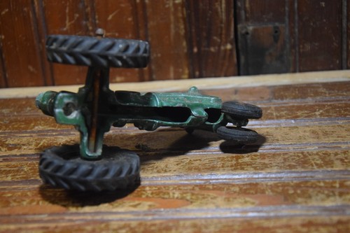 SLIK NARROW FRONT MINNEAPOLIS MOLINE TRACTOR GREEN FARM TOY FARMER 1960s VINTAGE - Picture 11 of 15