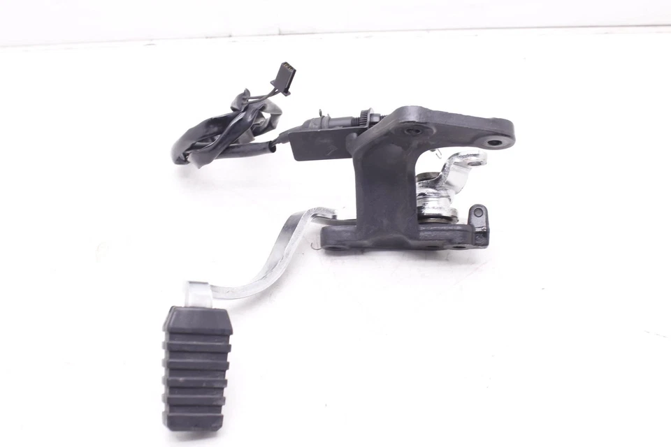 Juego trasero derecho Honda Shadow Ace 750 2003 OEM pedal de freno y montaje R8.BX3 Foto 2 de 4