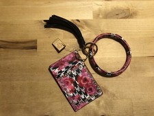 key chain wristlet