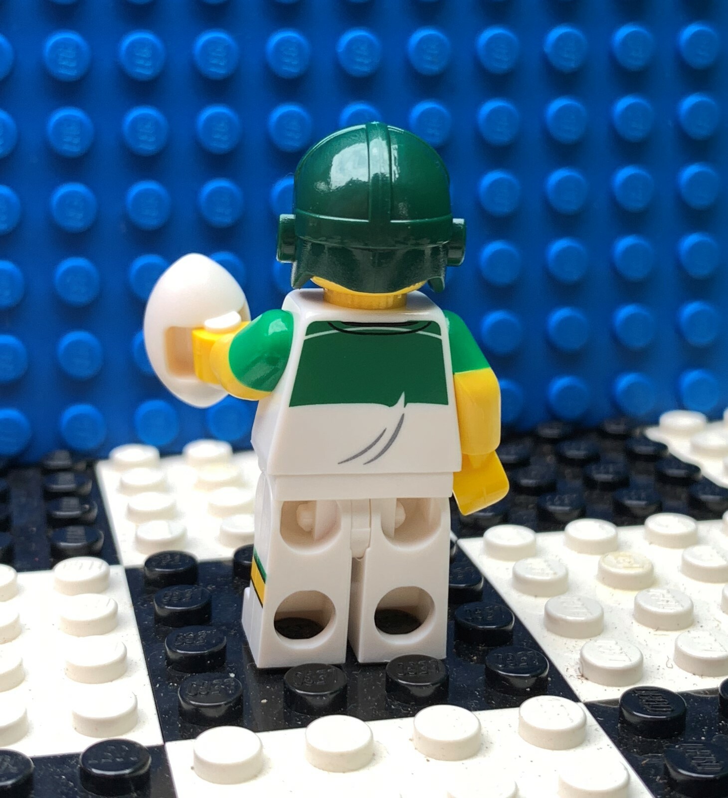 Lego 71025 Series 19 RUGBY PLAYER Ball Sport Minifigures City Town NEW