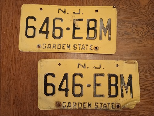 Paar Vintage gelbe New Jersey NJ Nummernschilder 646 EBM