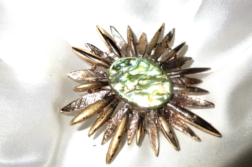Lovely vintage bronzetone starburst atomic abalone paua shell   brooch - Picture 1 of 4
