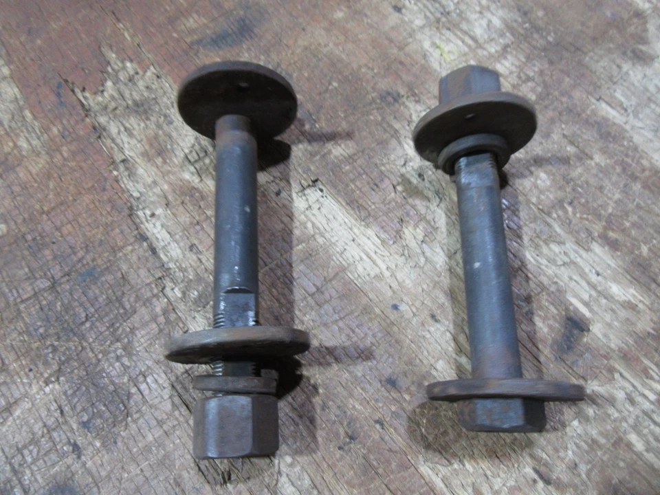 Chevrolet Impala Belair 1965-1970 brazo de control inferior delantero par de pernos de montaje Foto 2 de 2