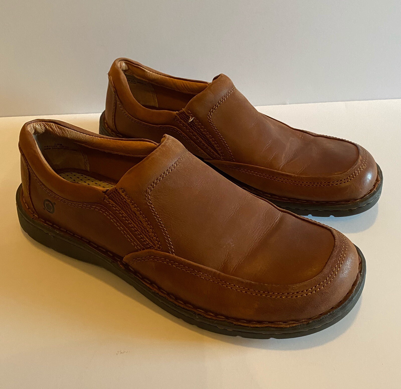 Born Mens 10 M Brown Leather Driving 