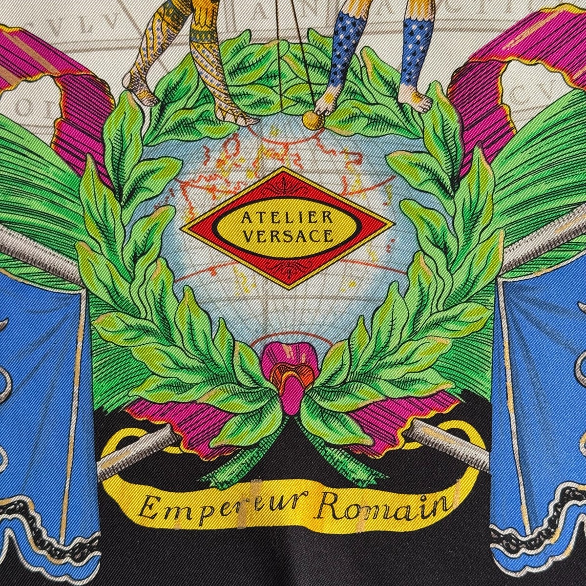 GIANNI VERSACE silk scarf Empereur Romain size 34