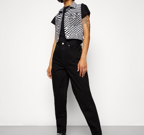 Tommy Jeans MOM ULTRA HIGH RISE JEAN TAPERED - Relaxed fit jeans - denim black - Picture 4 of 6